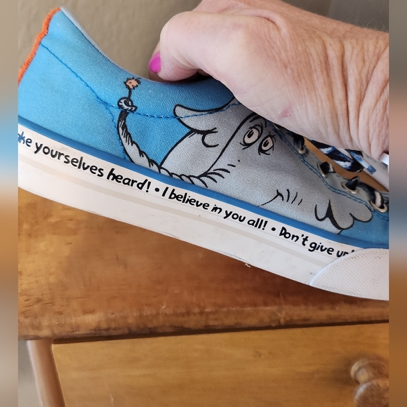 Skechers Dr. Seuss V'Lites Don't Give Up, Size 6.5 - Picture 7 of 11